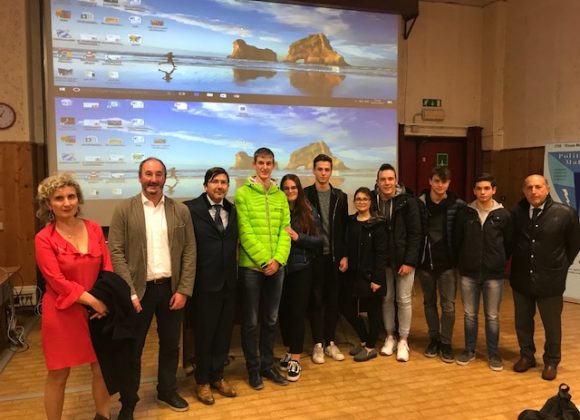 Protocollo d’Intesa con il Prefetto di Sondrio – Incontro con gli studenti Protocollo d’Intesa con il Prefetto di Sondrio – Incontro con gli studenti