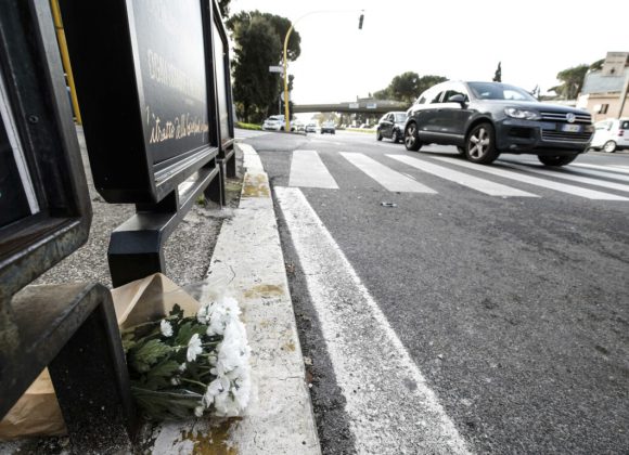 Declinazione “relativa”di una tragedia Declinazione “relativa”di una tragedia